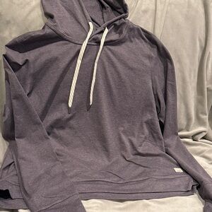 VUORI Halo Essential Hoodie in Sawyer Heather